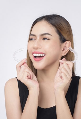 Seven Benefits of Using Invisalign Treatment to Straighten Your Teeth